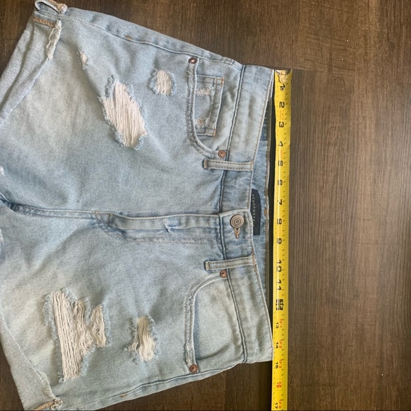 [Aeropostale] Distressed Mom Jean Shorts - Picture 3 of 8